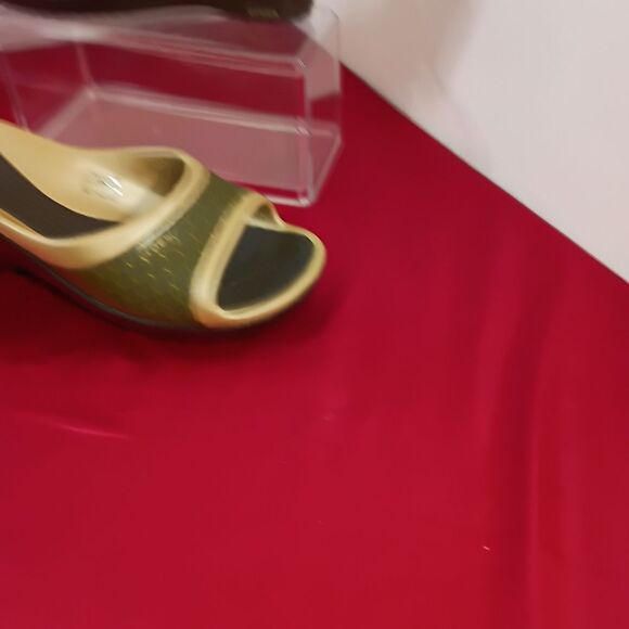 Crocs Sassari Wedge Slide Shoes Womens SZ 8 Brown Comfort Sandal Slip On - Picture 3 of 7